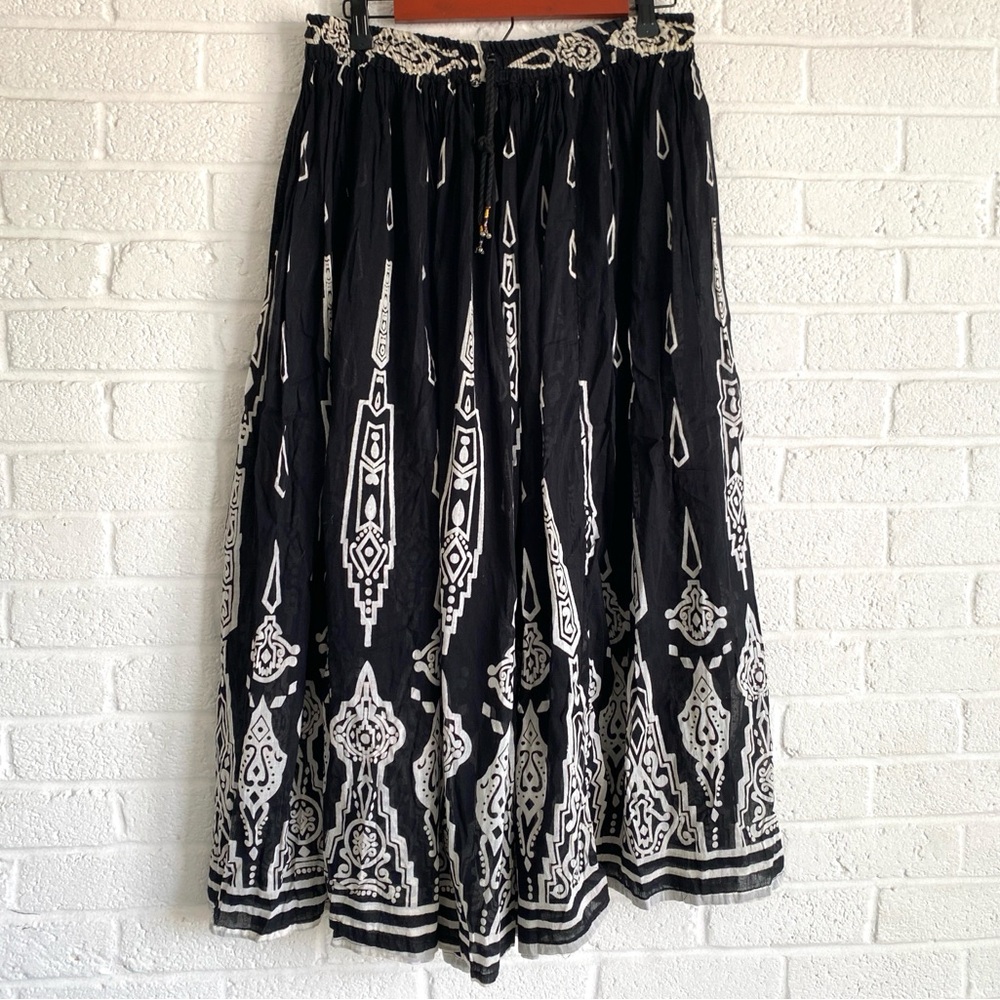 VTG 90s Crinkle Skirt Cotton Boho Maxi J.K Collections Black White OSFA Festival